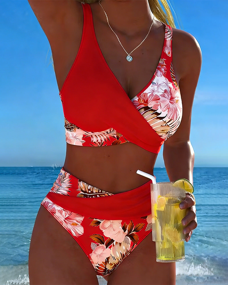 Jolina| Figurformender Bikini mit Blütenmuster und Bauchkontrolle
