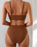 Hazel | Figurformender Bikini mit V-Ausschnitt