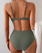 Hazel | Figurformender Bikini mit V-Ausschnitt