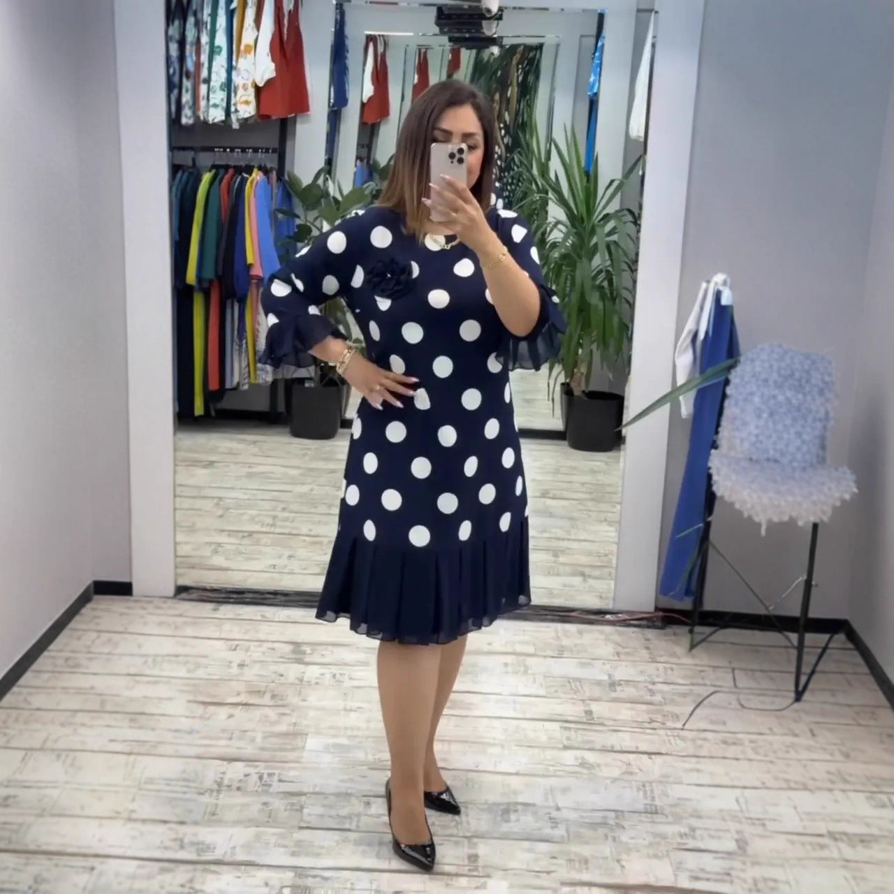 Casiva™ | Retro-Kleid mit Plisseerock und ausgestellten Ärmeln