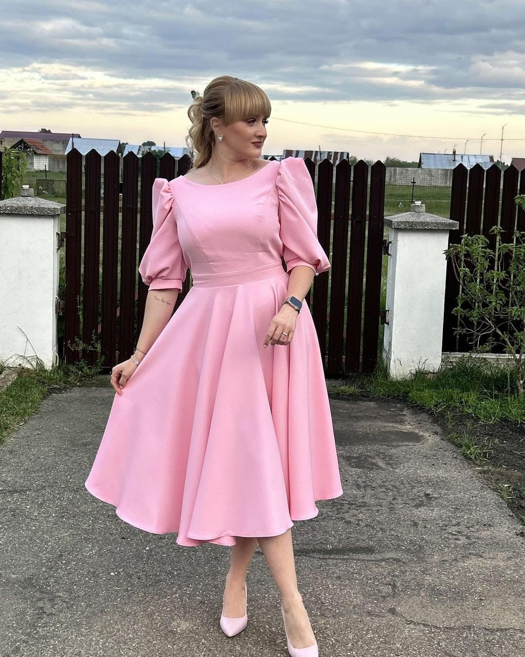 Valentina | Elegantes Midikleid mit Puffärmeln und ausgestelltem Rock