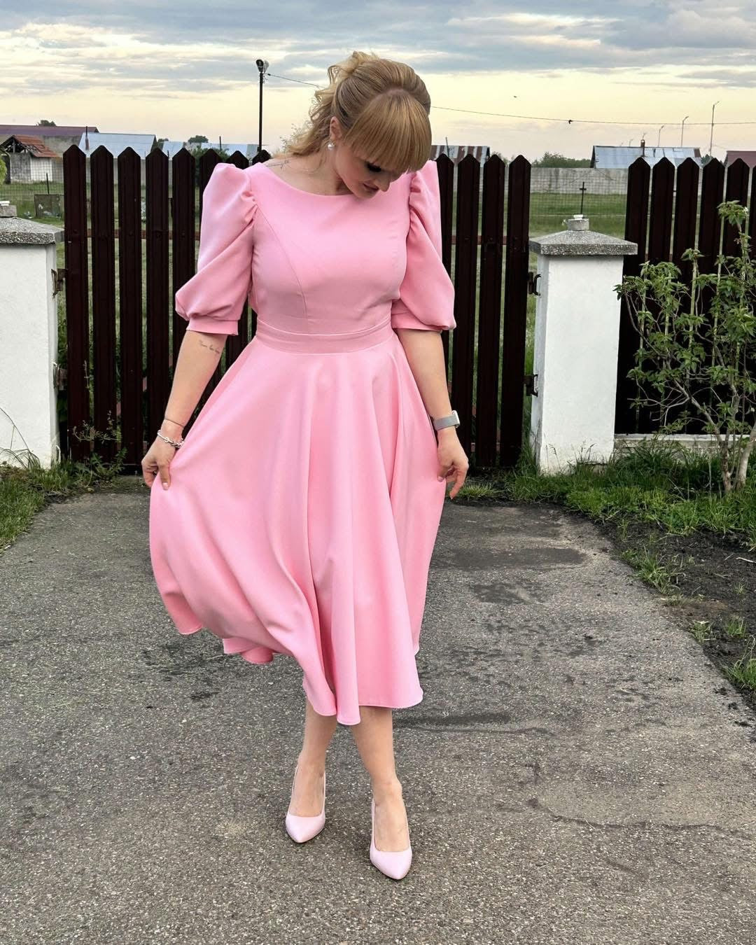 Valentina | Elegantes Midikleid mit Puffärmeln und ausgestelltem Rock