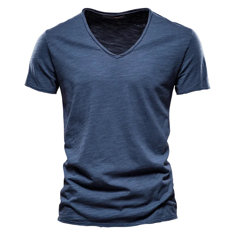 Anton | Lässiges Herren-T-Shirt mit V-Ausschnitt in Slub-Optik | 2 für 1