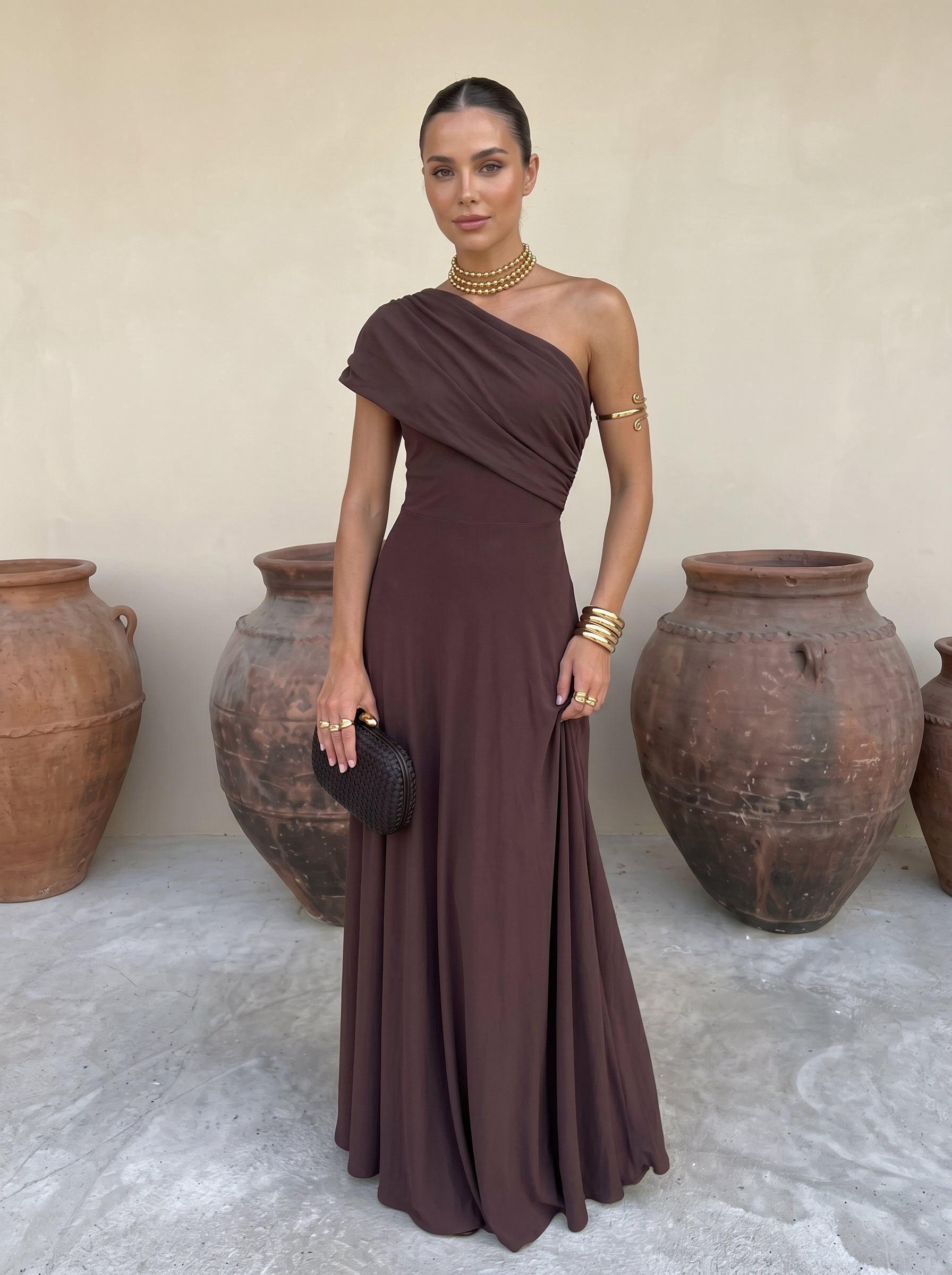 Elena | Elegantes schulterfreies Maxikleid mit feinen Raffungen
