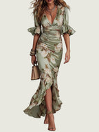 Eleonore | Florales Maxikleid aus Satin mit Volantärmeln und Beinschlitz