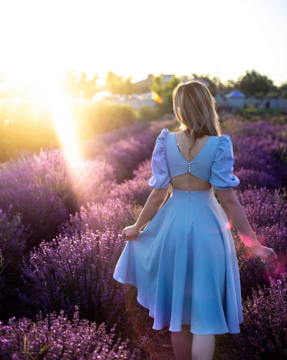 Valentina | Elegantes Midikleid mit Puffärmeln und ausgestelltem Rock