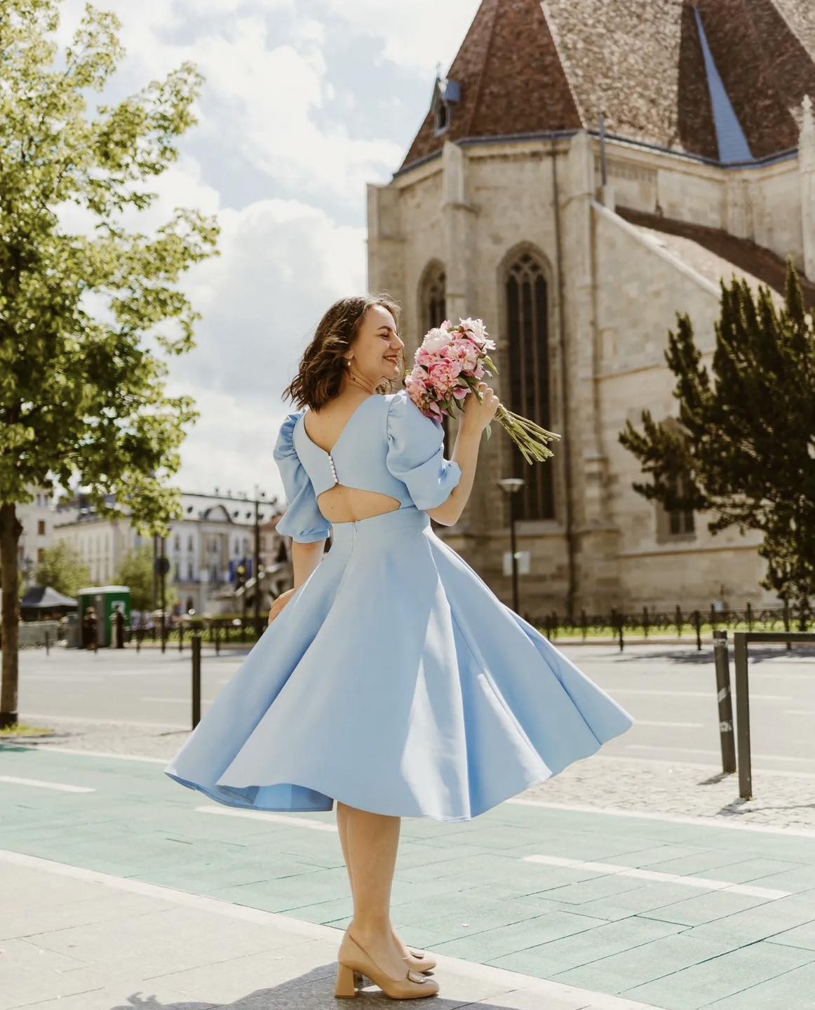 Valentina | Elegantes Midikleid mit Puffärmeln und ausgestelltem Rock