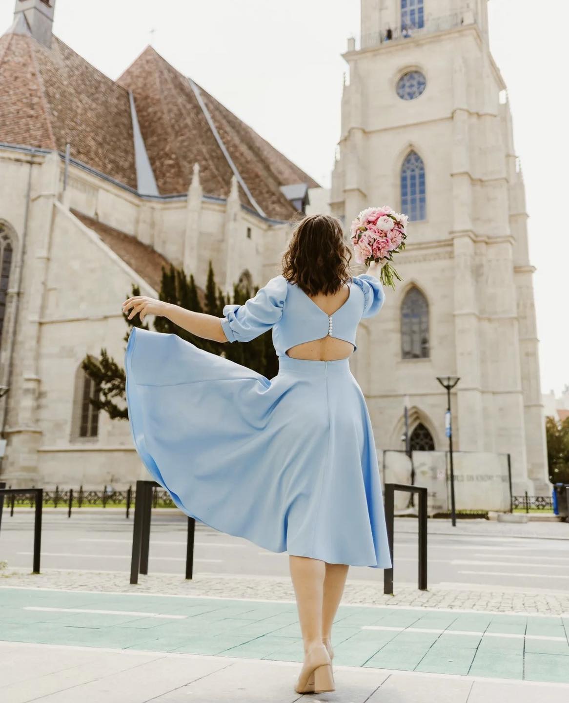 Valentina | Elegantes Midikleid mit Puffärmeln und ausgestelltem Rock