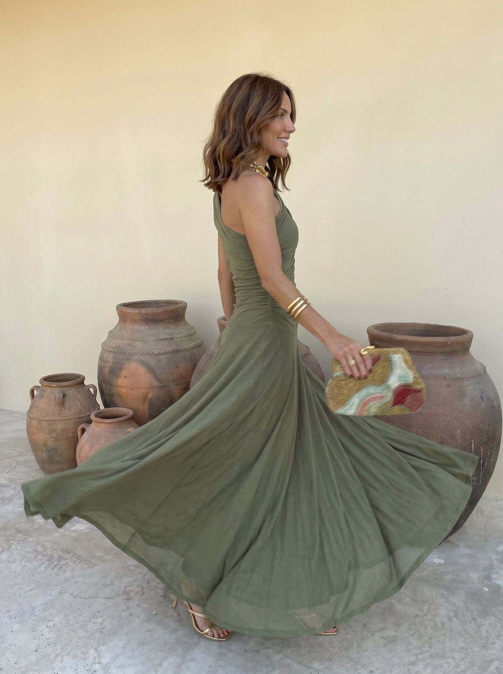 Elena | Elegantes schulterfreies Maxikleid mit feinen Raffungen