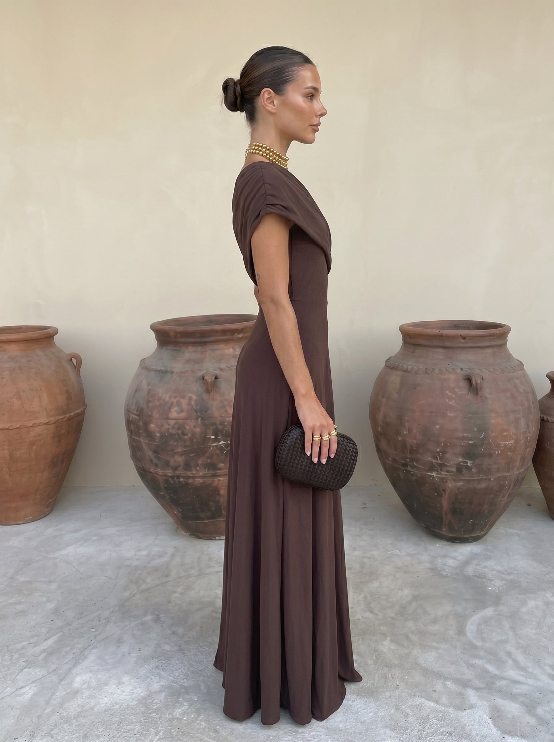 Elena | Elegantes schulterfreies Maxikleid mit feinen Raffungen